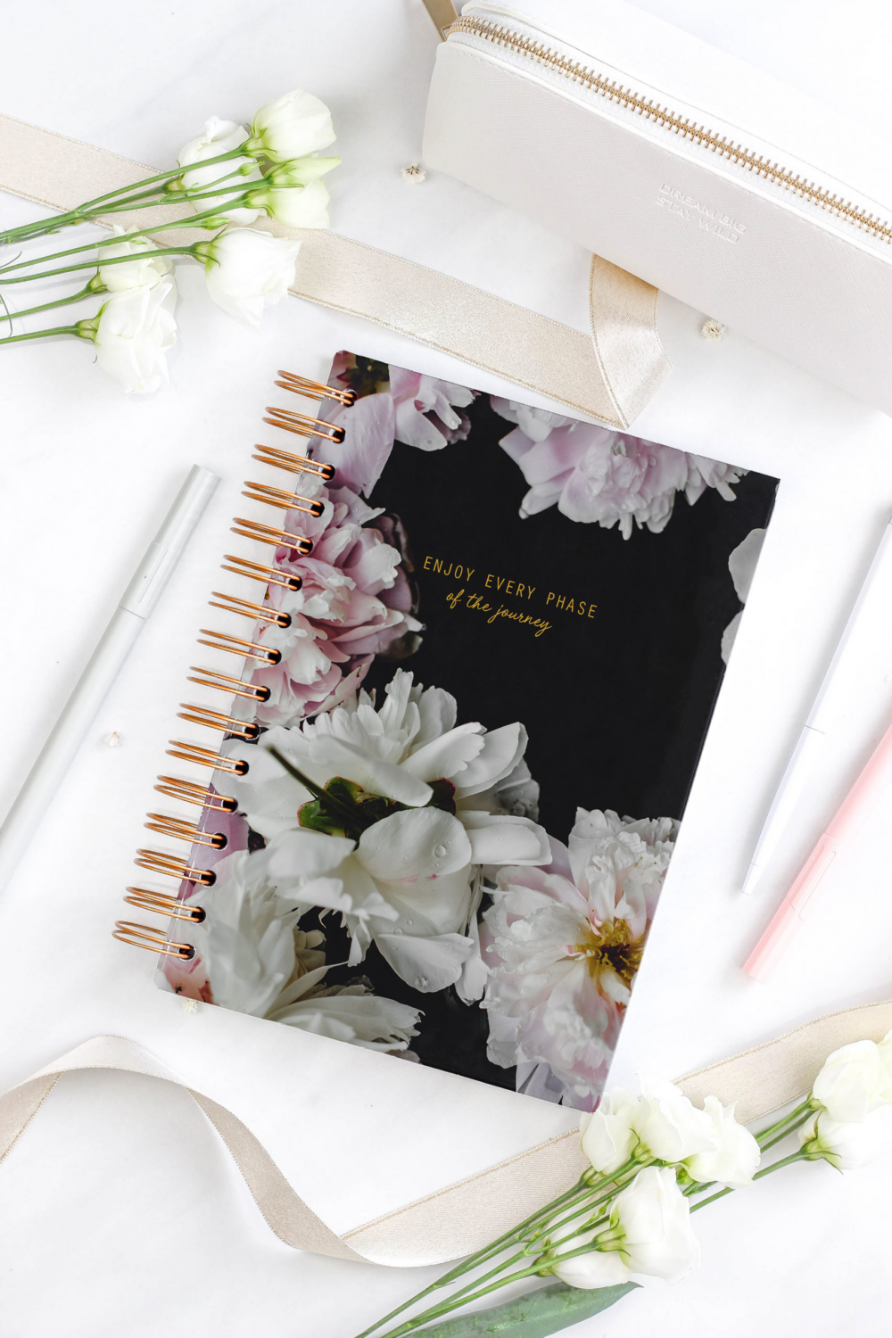 Планировщик Happy Calender 25/26 на английском языке, на спирали - peonies