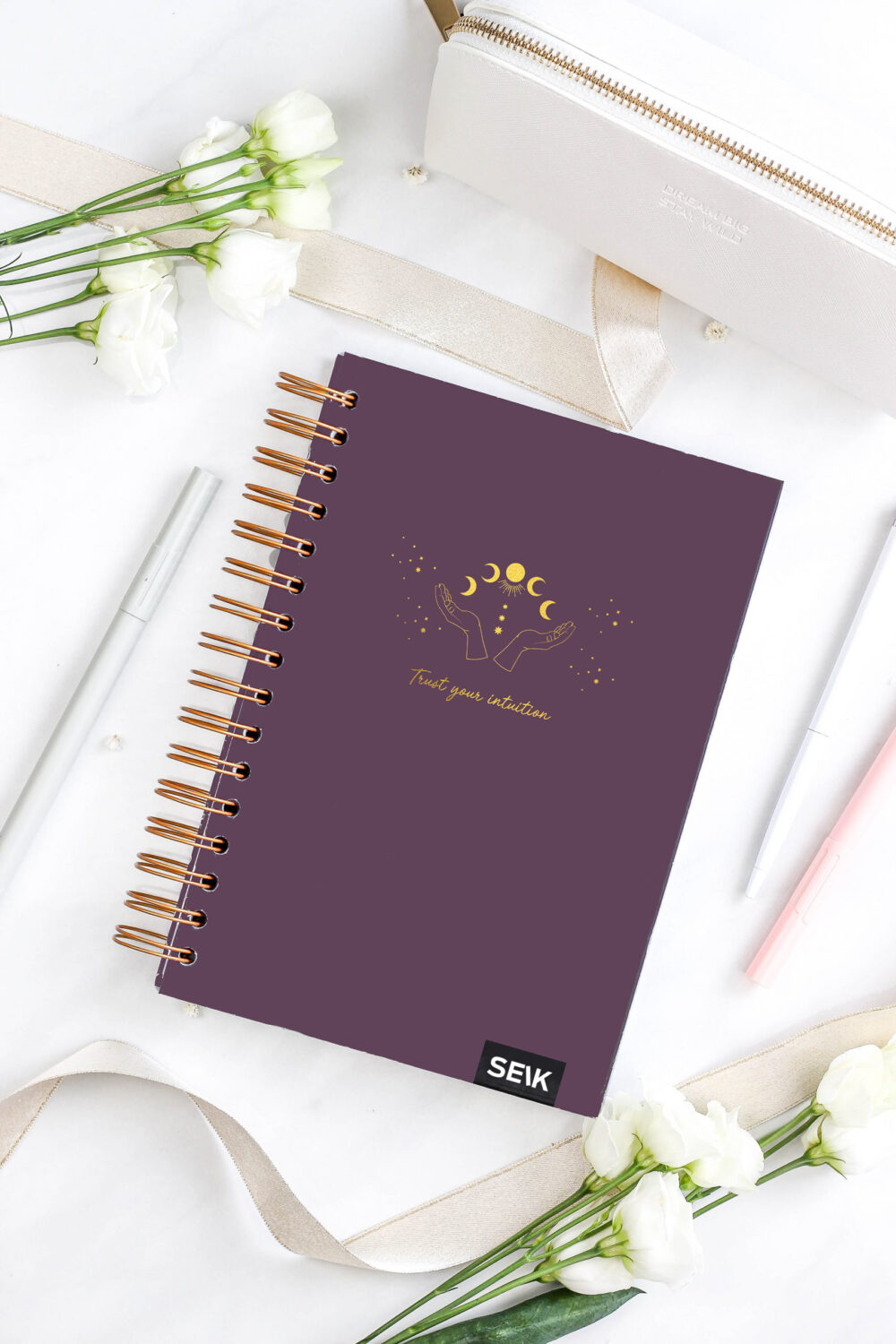 Планировщик Happy Calender 25/26 на английском языке, на спирали - magic