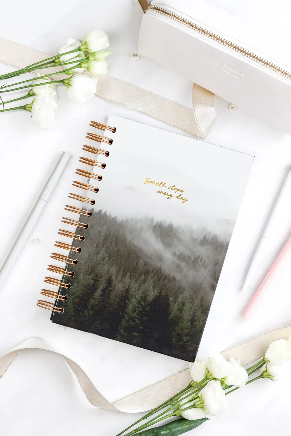 Планировщик Happy Calender 25/26 на английском языке, на спирали -  forest
