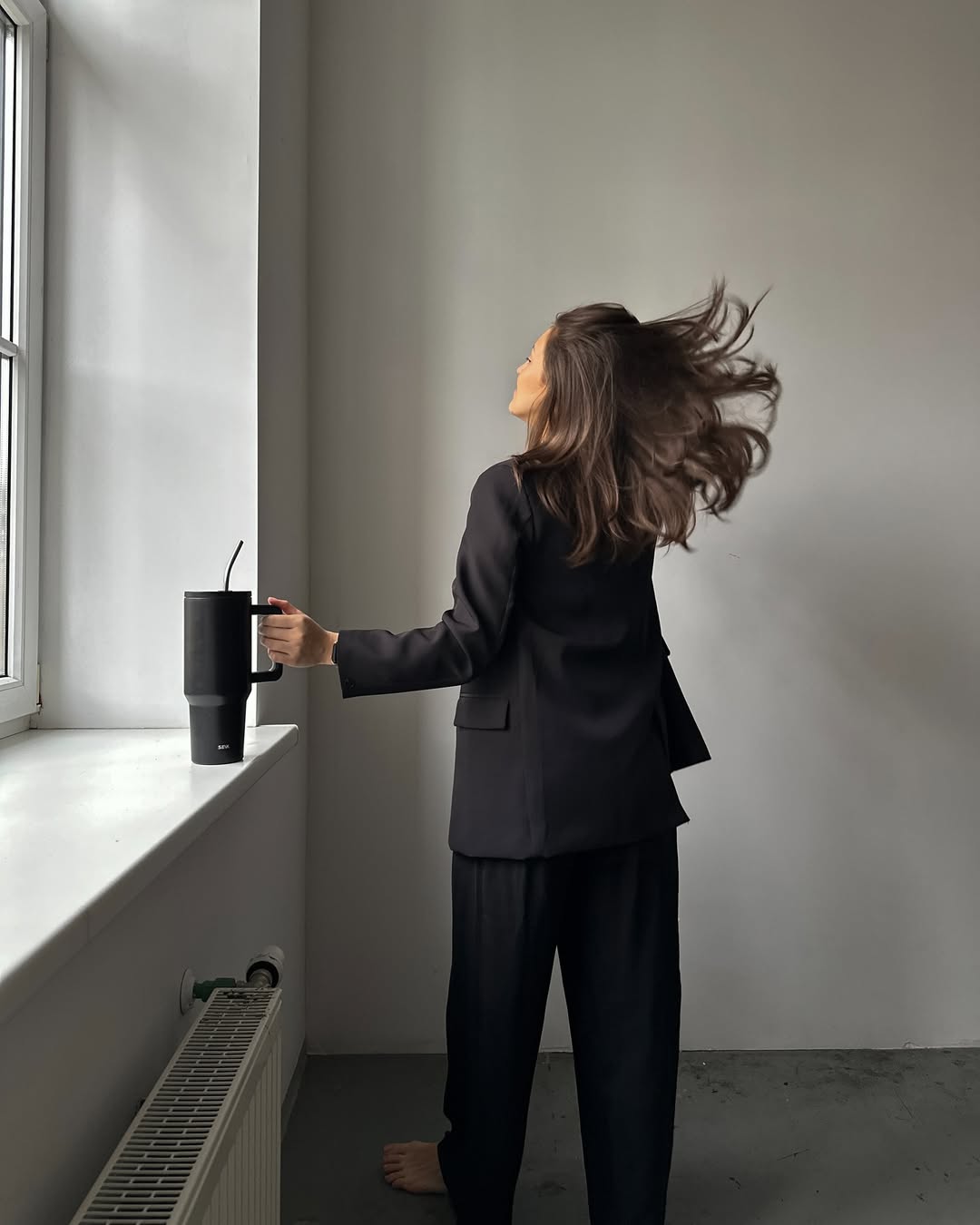 Термокружка Tumbler - полночный черный, 1200 мл — изображение 7