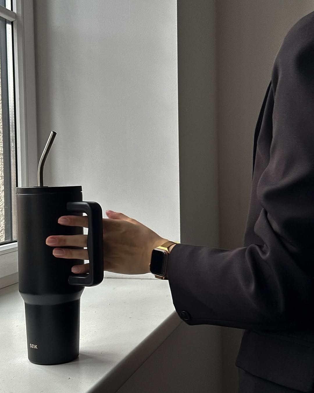 Термокружка Tumbler - полночный черный, 1200 мл — изображение 8